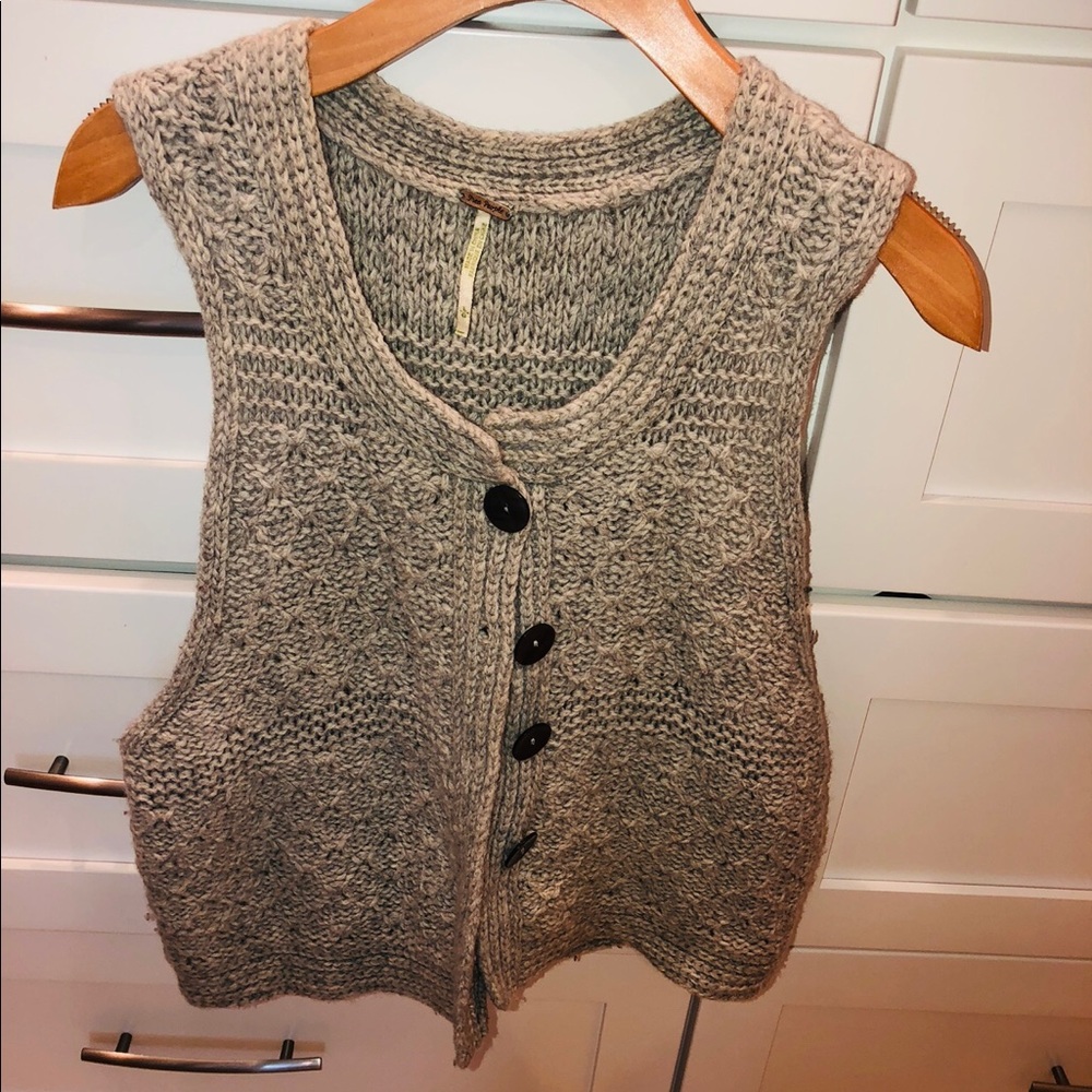 Free people vest.... fit like a medium